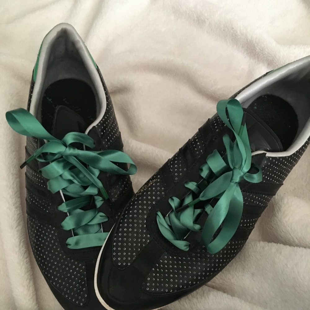 Adidas women’s shoes size 8 excellent condition comfy